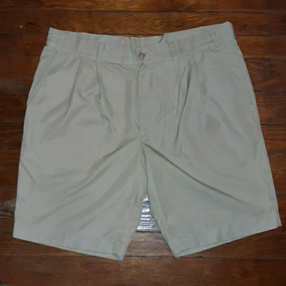 Mens size W38 Izod Polyester khaki tan shorts